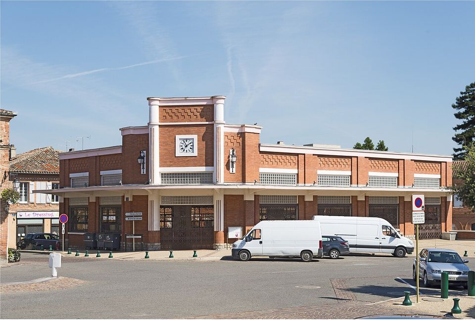 Le marché couvert de Fronton, architecture de brique du Frontonnais